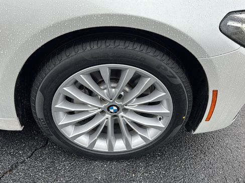 Used 2022 BMW 530i w/ Executive Package image 36