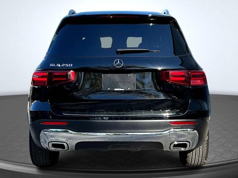 Used 2025 Mercedes-Benz GLB 250 image 6