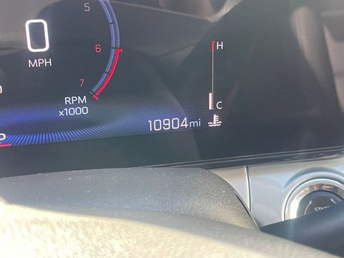 Used 2025 Chevrolet Trax LT image 40