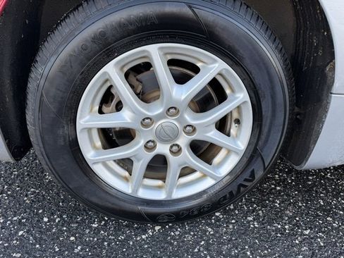 Used 2017 Chrysler Pacifica Touring image 12