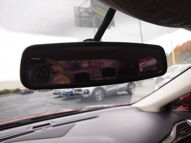 Used 2017 Ford Fusion SE w/ Fusion SE Technology Package FWD image 11