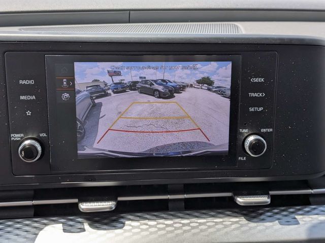 Used 2024 Kia Carnival LX FWD image 31