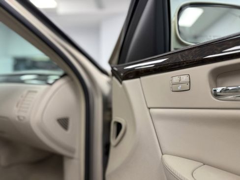 Used 2008 Cadillac DTS w/ Sun And Sound Package FWD image 52