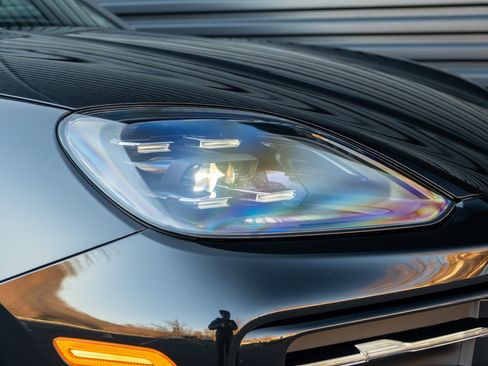 Certified 2025 Porsche Cayenne image 37