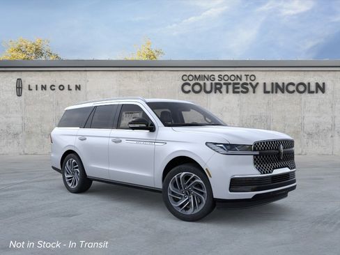 New 2026 Lincoln Navigator Reserve image 7