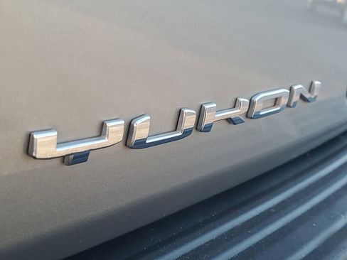 Used 2023 GMC Yukon Denali image 7
