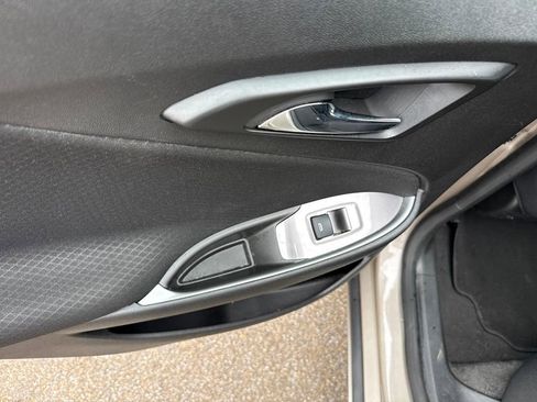 Used 2024 Chevrolet Malibu LT image 24