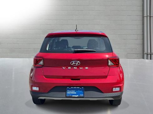 Used 2023 Hyundai Venue SE w/ Cargo Package FWD image 6