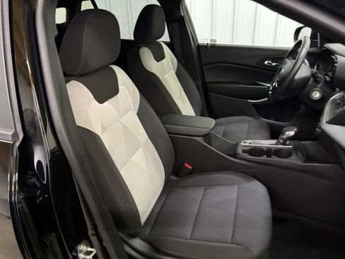 Used 2024 Chevrolet Trax RS w/ Driver Confidence Package FWD image 22