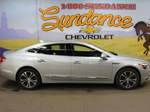 Used 2017 Buick LaCrosse Essence FWD image 1