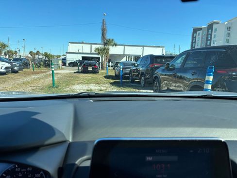 Used 2025 Nissan Rogue SV image 17