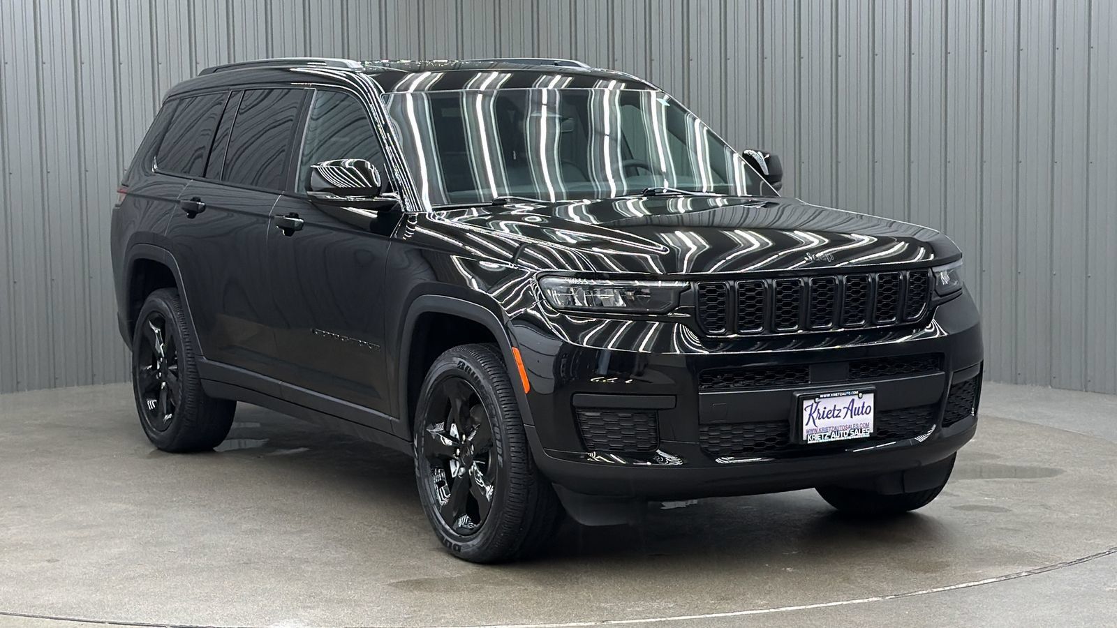Used 2023 Jeep Grand Cherokee L Altitude AWD/4WD image 7