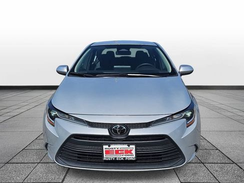 Used 2023 Toyota Corolla LE FWD image 2