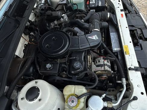 Used 1991 Oldsmobile Cutlass Calais Sedan FWD image 35