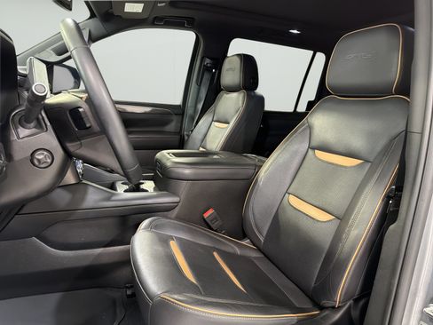 Used 2023 GMC Yukon XL AT4 w/ AT4 Premium Package AWD/4WD image 9
