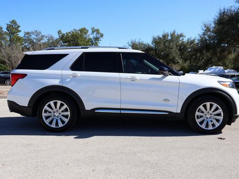 Used 2024 Ford Explorer King Ranch w/ Technology Package image 6