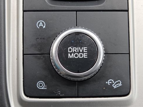 Used 2021 Ford Explorer XLT AWD/4WD image 7