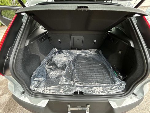 New 2026 Volvo XC40 B5 Plus w/ Protection Package Premier image 17