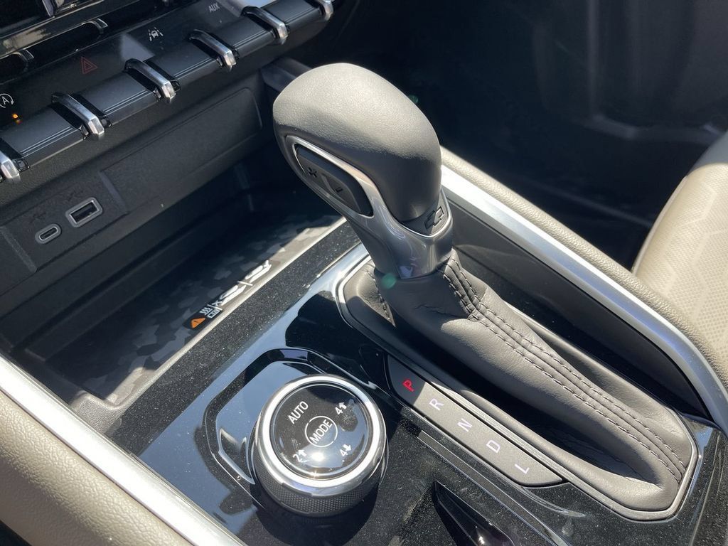 New 2026 Chevrolet Colorado ZR2 AWD/4WD image 19