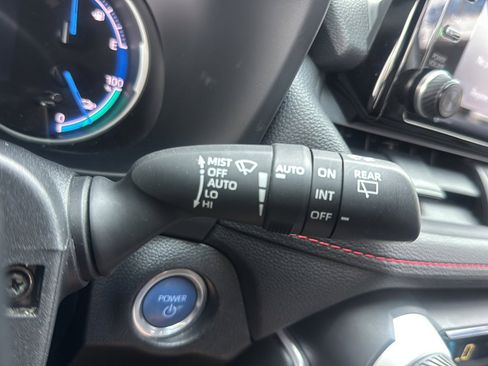 Used 2022 Toyota RAV4 SE w/ Weather & Moonroof Package image 30