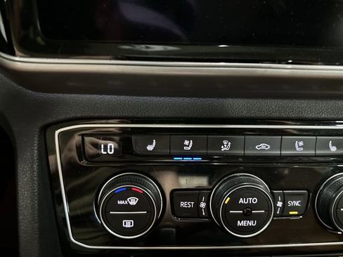 Used 2019 Volkswagen Atlas SEL Premium image 32