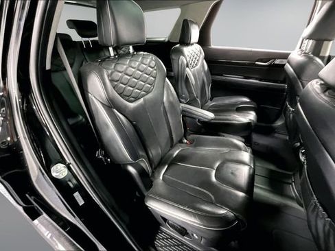 Used 2021 Hyundai Palisade Limited w/ Winter Package image 25