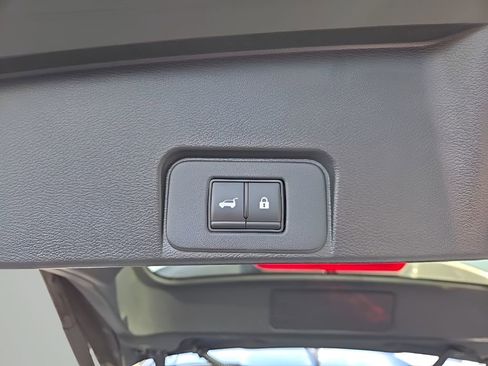 Used 2025 Nissan Rogue SL w/ SL Premium Package image 16