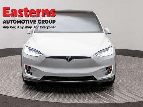 Used 2018 Tesla Model X 75D AWD/4WD image 2