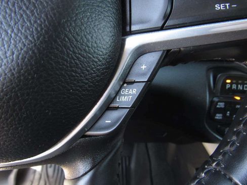 Used 2022 RAM 1500 Laramie AWD/4WD image 23