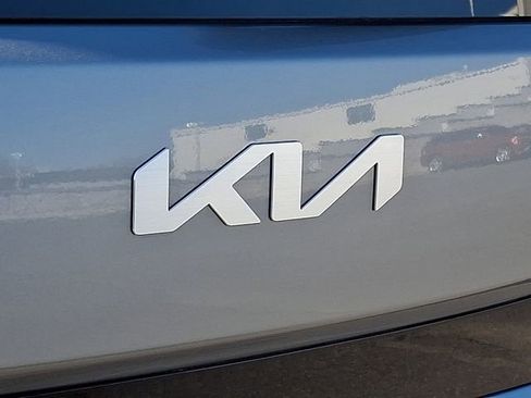 Used 2025 Kia Soul LX w/ LX Technology Package FWD image 29