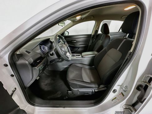Used 2024 Nissan Sentra SV FWD image 13