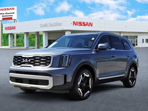 Used 2025 Kia Telluride S FWD image 2