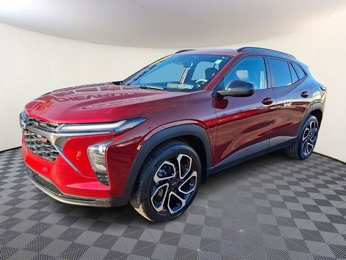 Used 2024 Chevrolet Trax RS w/ Sunroof Package image 3