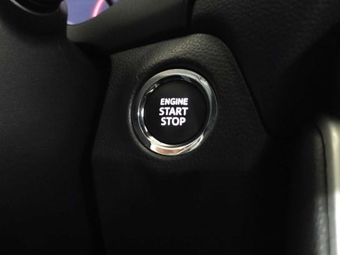 Used 2025 Toyota RAV4 XLE AWD/4WD image 34