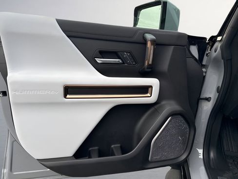 Used 2025 GMC Hummer EV 3X AWD/4WD image 27