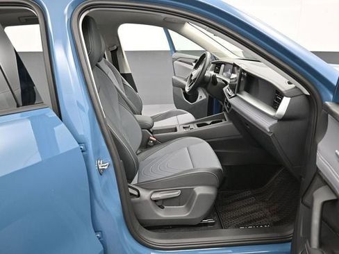 New 2026 Volkswagen Tiguan SE image 14