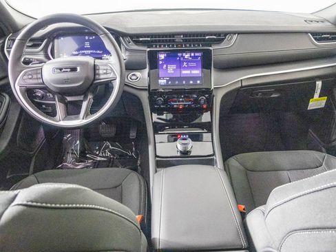 New 2025 Jeep Grand Cherokee L Laredo w/ Luxury Tech Group I image 3