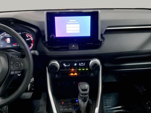 Used 2024 Toyota RAV4 LE AWD/4WD image 7