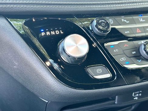 New 2026 Chrysler Pacifica Select FWD image 21