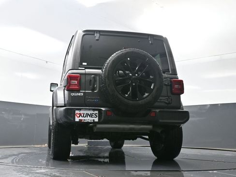 Used 2025 Jeep Wrangler Unlimited Sahara w/ Safety Group AWD/4WD image 54