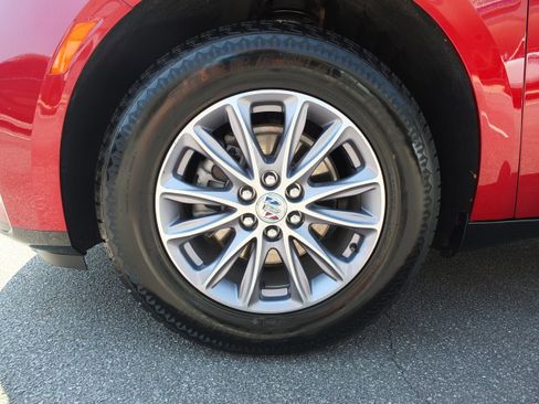 Used 2024 Buick Enclave Premium image 9