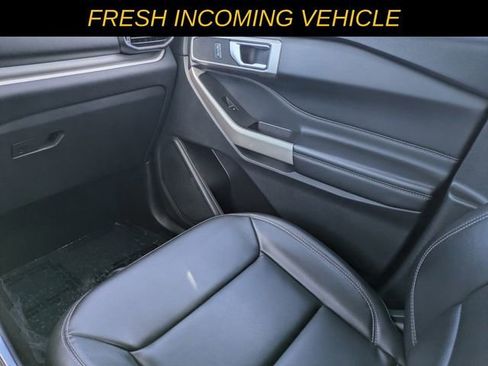 Used 2023 Ford Explorer XLT w/ Equipment Group 202A RWD image 16