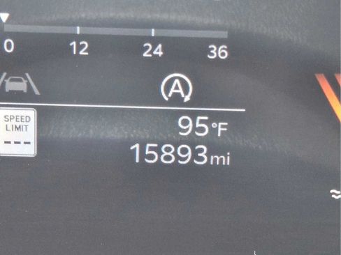 Used 2024 Kia Sorento S w/ Panoramic Sunroof Package FWD image 27