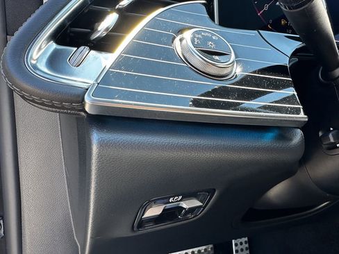 Certified 2025 Mercedes-Benz E 53 AMG e 4MATIC Sedan image 35