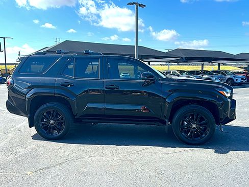 Used 2026 Toyota 4Runner Platinum AWD/4WD image 9