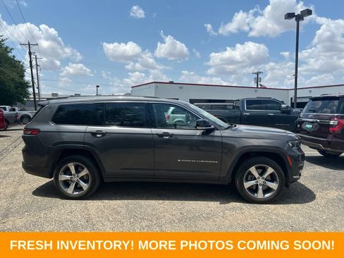 Used 2022 Jeep Grand Cherokee L Limited RWD image 2