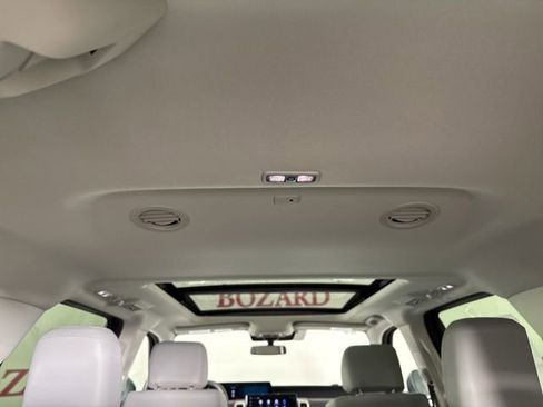 New 2025 Ford Expedition Active image 31