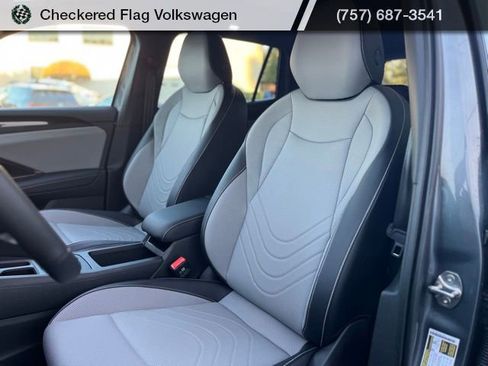 New 2026 Volkswagen Tiguan SE R-Line image 19