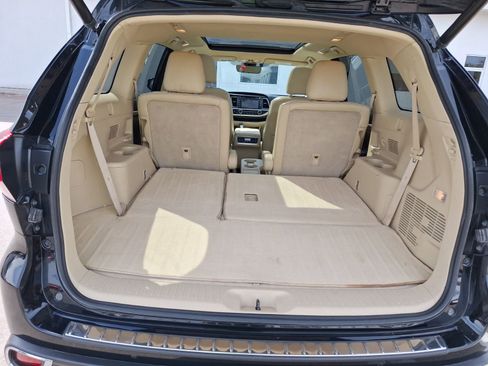 Used 2018 Toyota Highlander Limited Platinum image 38