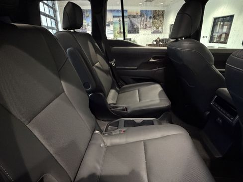 Used 2024 Lexus GX 550 w/ Cold Area Package AWD/4WD image 44
